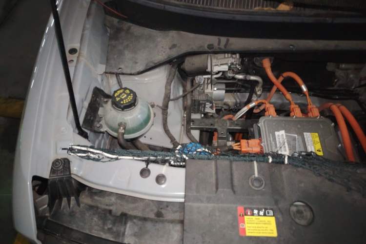 Used Baojun Spark EUV 2024 Prestige Edition 4 Seats Engine Bay Right