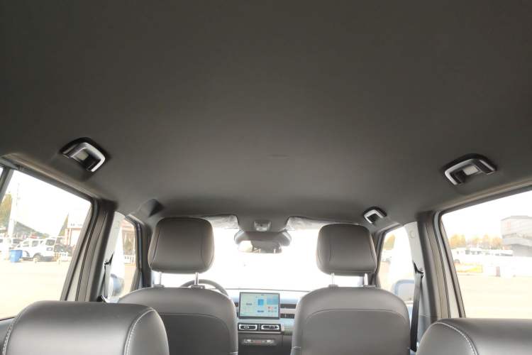 Used Baojun Spark EUV 2024 Prestige Edition 4 Seats Headliner