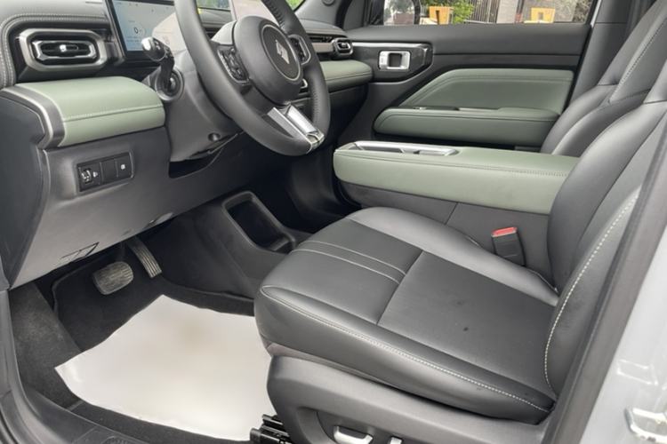 Used Baojun Spark EUV 2024 Prestige Edition 4 Seats Interior 3