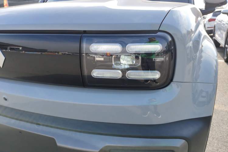 Used Baojun Spark EUV 2024 Prestige Edition 4 Seats Left Front Headlight