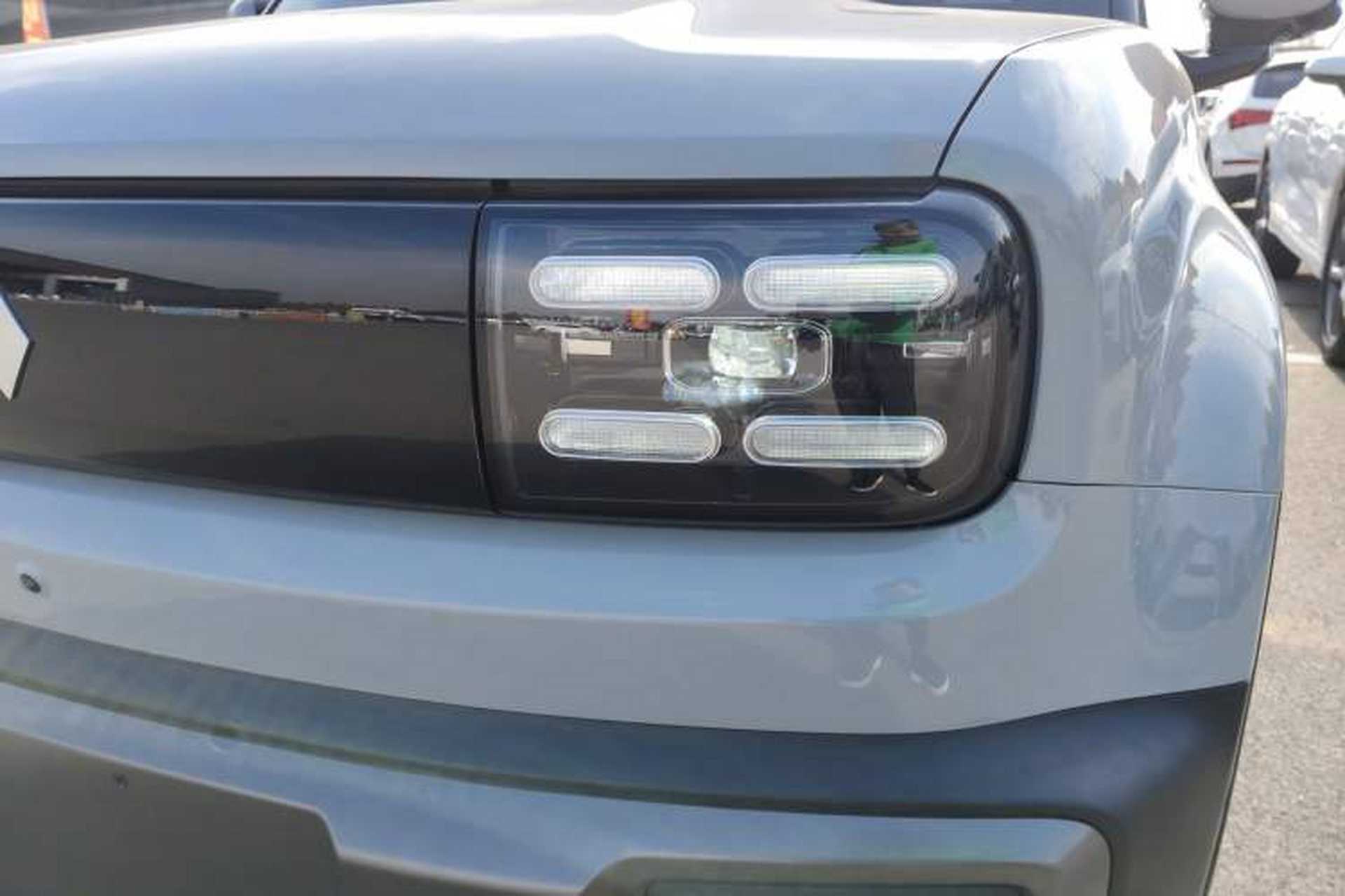 Used Baojun Spark EUV 2024 Prestige Edition 4 Seats Left Front Headlight