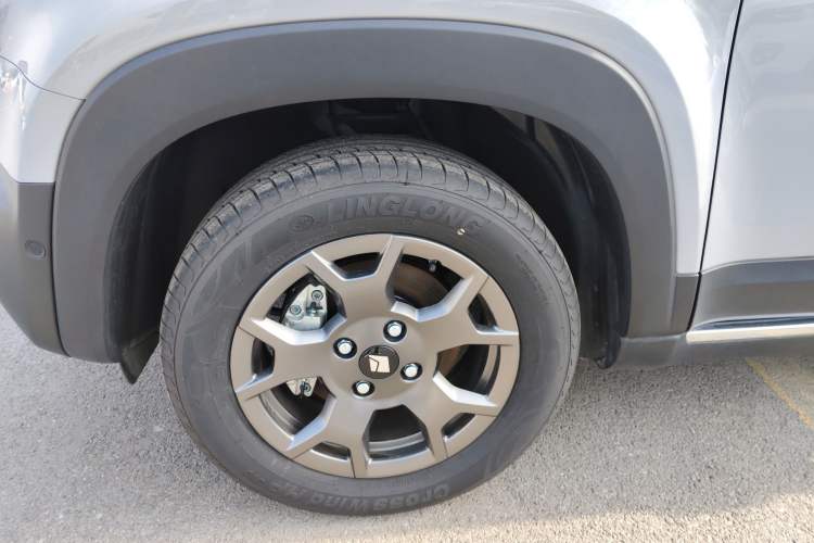Used Baojun Spark EUV 2024 Prestige Edition 4 Seats Left Front Wheel Hub