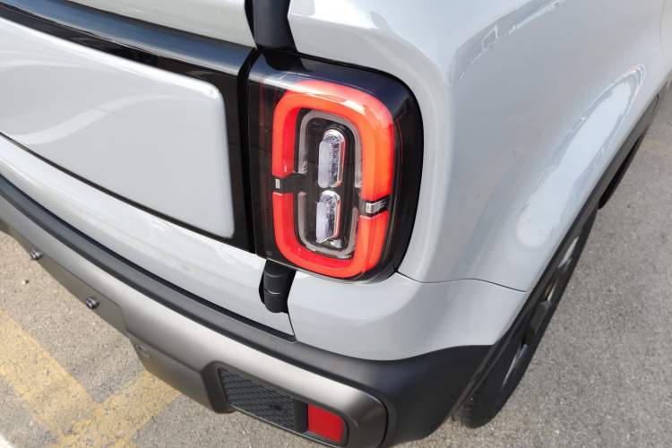 Used Baojun Spark EUV 2024 Prestige Edition 4 Seats Right Rear Taillight