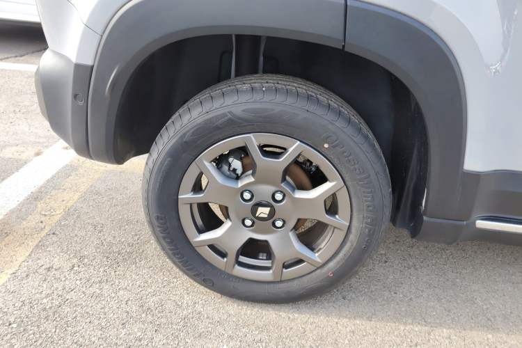 Used Baojun Spark EUV 2024 Prestige Edition 4 Seats Right Rear Wheel Hub