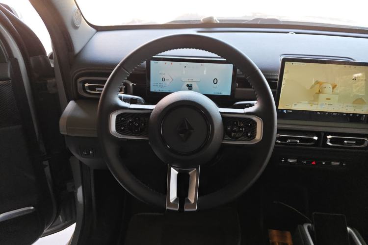 Used Baojun Spark EUV 2024 Flagship Edition 4 Seats Steering Wheel