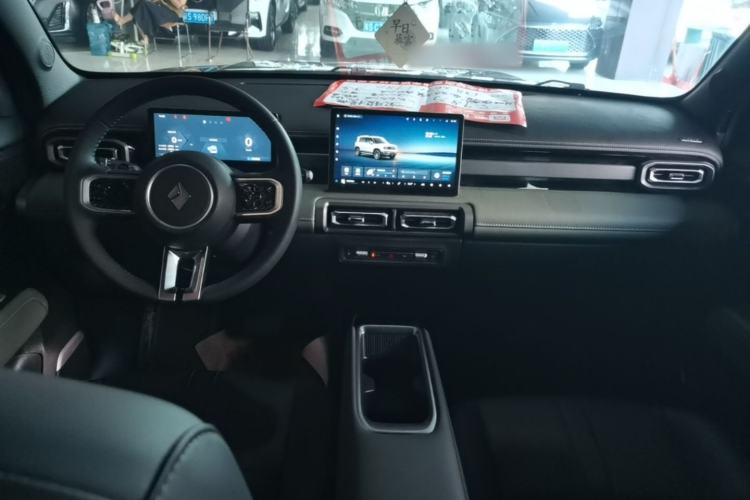 Used Baojun Spark EUV 2024 Flagship Edition 4 Seats Center Console