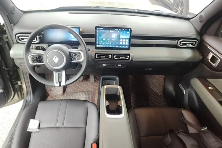 Used Baojun Spark EUV 2024 Prestige Edition 4 Seats Center Console