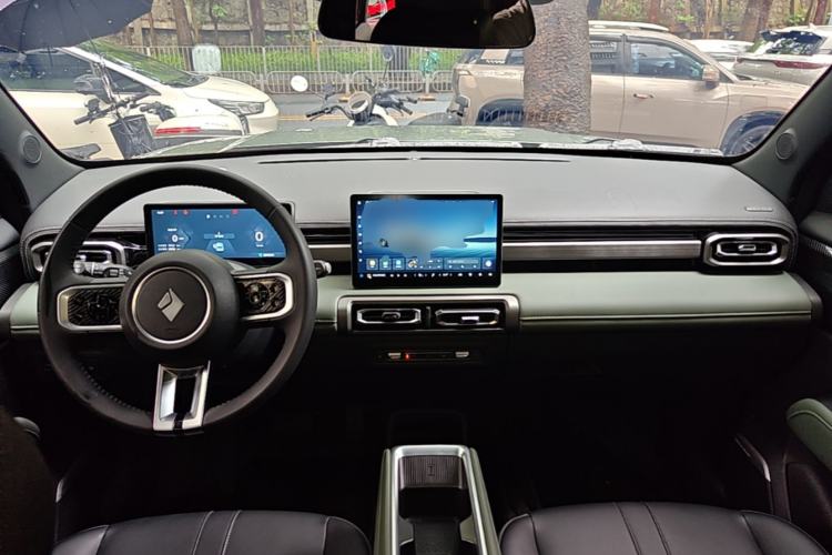 Used Baojun Spark EUV 2024 Prestige Edition 4 Seats Center Console