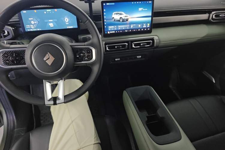 Used Baojun Spark EUV 2024 Prestige Edition 4 Seats Center Console