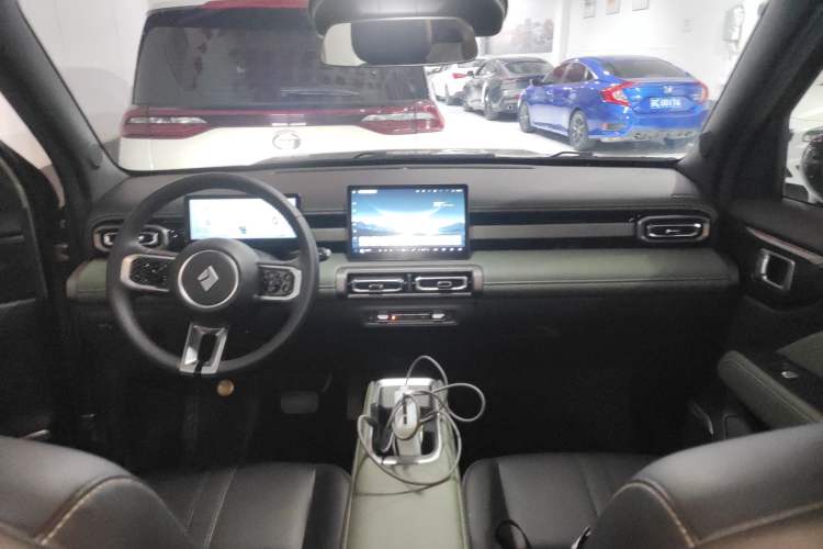 Used Baojun Spark EUV 2024 Prestige Edition 4 Seats Center Console