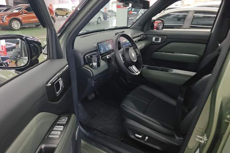 Used Baojun Spark EUV 2024 Prestige Edition 4 Seats Driver Seat