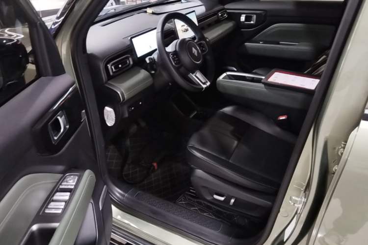 Used Baojun Spark EUV 2024 Prestige Edition 4 Seats Driver Seat