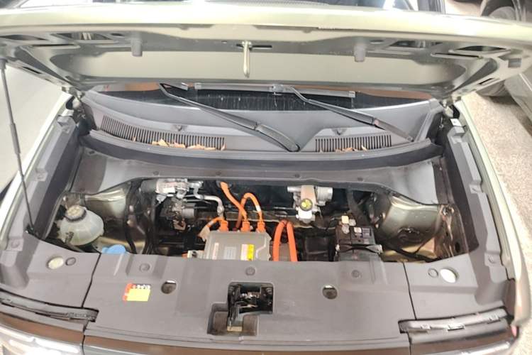 Used Baojun Spark EUV 2024 Flagship Edition 4 Seats Engine Bay