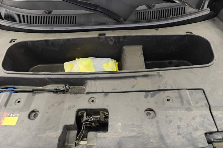 Used Baojun Spark EUV 2024 Prestige Edition 4 Seats Engine Bay