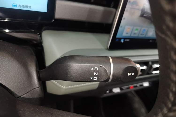Used Baojun Spark EUV 2024 Flagship Edition 4 Seats Gear Lever