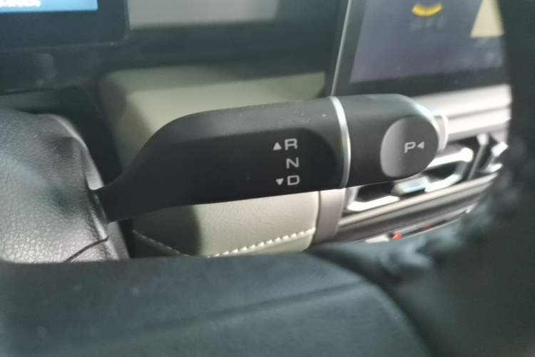 Used Baojun Spark EUV 2024 Flagship Edition 4 Seats Gear Lever