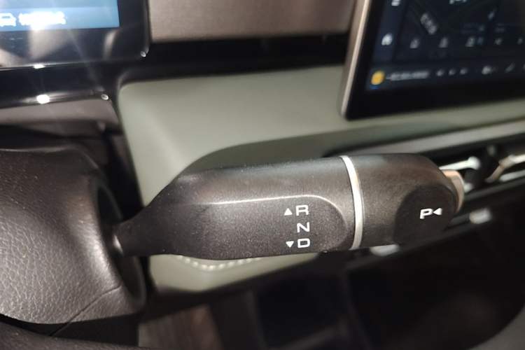 Used Baojun Spark EUV 2024 Prestige Edition 4 Seats Gear Lever