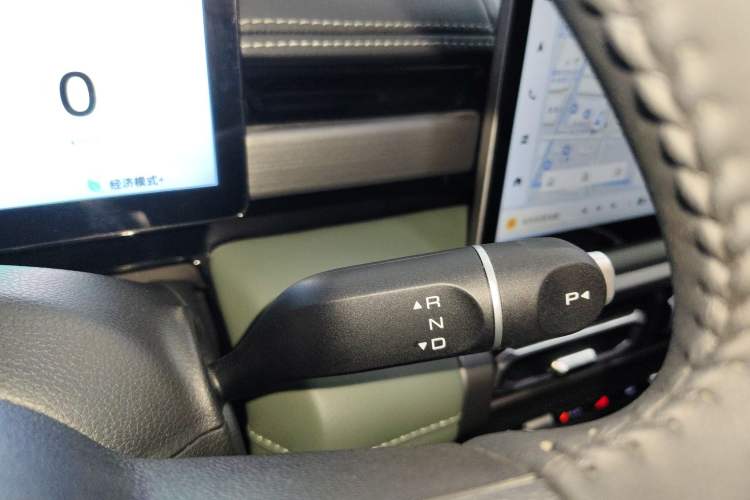 Used Baojun Spark EUV 2024 Prestige Edition 4 Seats Gear Lever