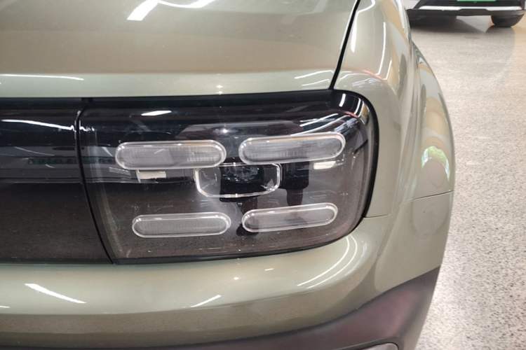 Used Baojun Spark EUV 2024 Prestige Edition 4 Seats Left Front Headlight