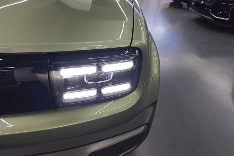 Used Baojun Spark EUV 2024 Prestige Edition 4 Seats Left Front Headlight
