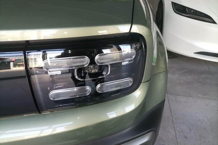 Used Baojun Spark EUV 2024 Prestige Edition 4 Seats Left Front Headlight