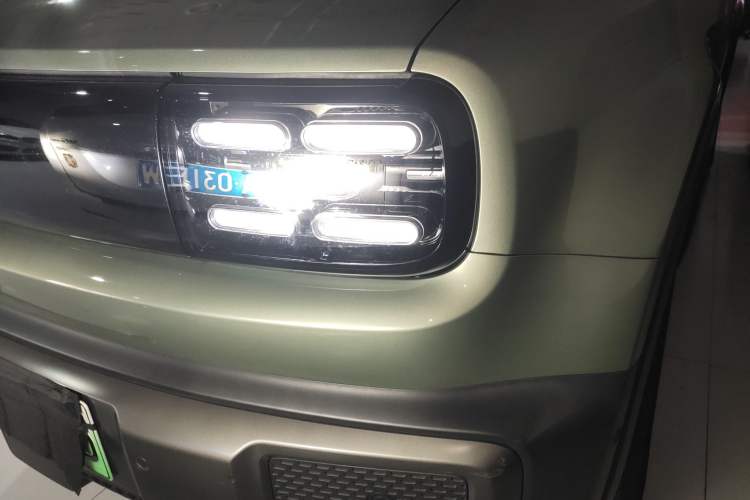 Used Baojun Spark EUV 2024 Prestige Edition 4 Seats Left Front Headlight