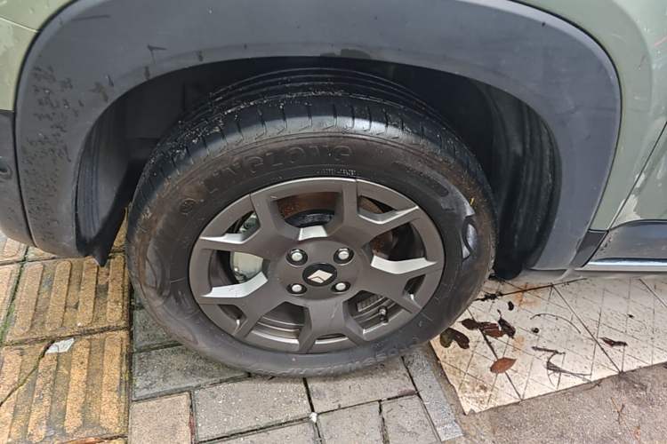 Used Baojun Spark EUV 2024 Prestige Edition 4 Seats Left Front Wheel Hub