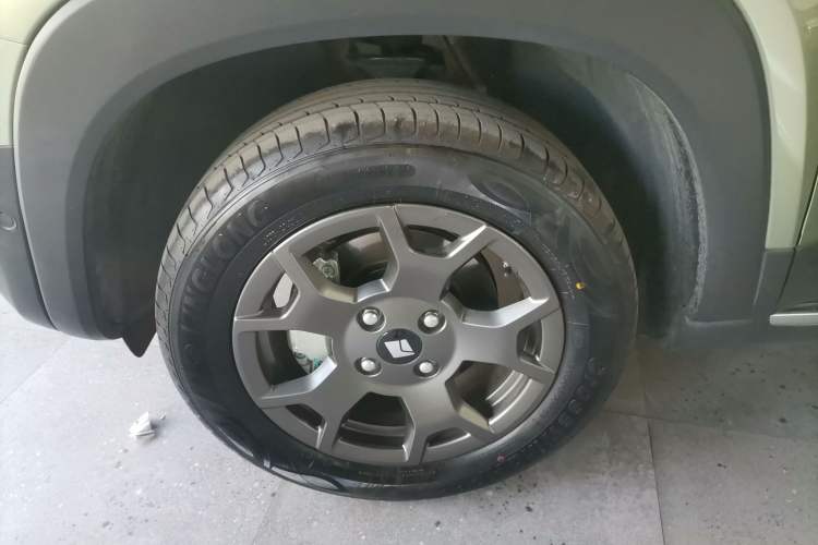 Used Baojun Spark EUV 2024 Prestige Edition 4 Seats Left Front Wheel Hub