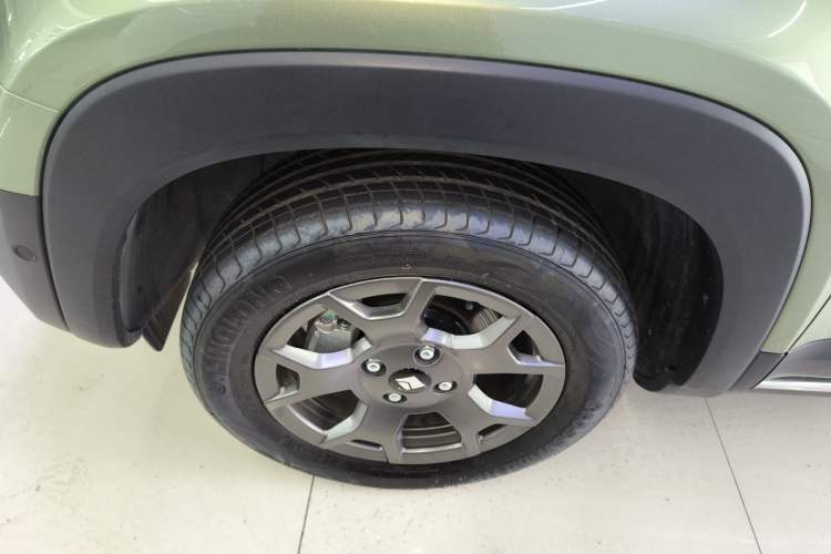 Used Baojun Spark EUV 2024 Prestige Edition 4 Seats Left Front Wheel Hub