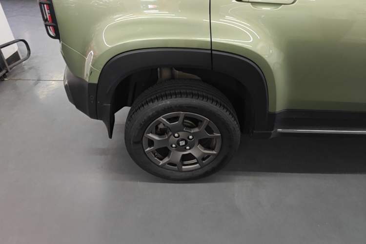Used Baojun Spark EUV 2024 Prestige Edition 4 Seats Right Rear Wheel Hub