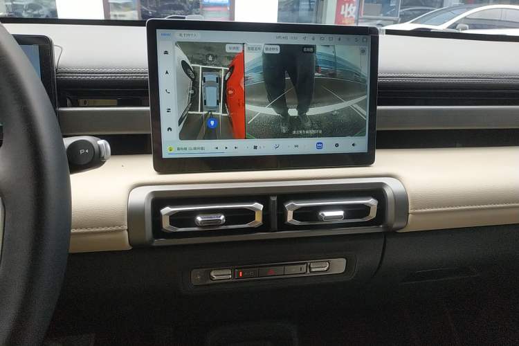 Used Baojun Spark EUV 2024 Prestige Edition 4 Seats Audio And AC Panel