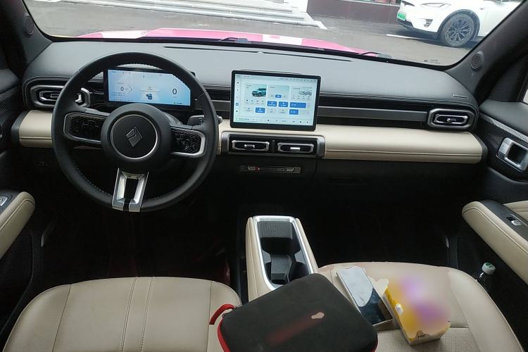 Used Baojun Spark EUV 2024 Prestige Edition 4 Seats Center Console