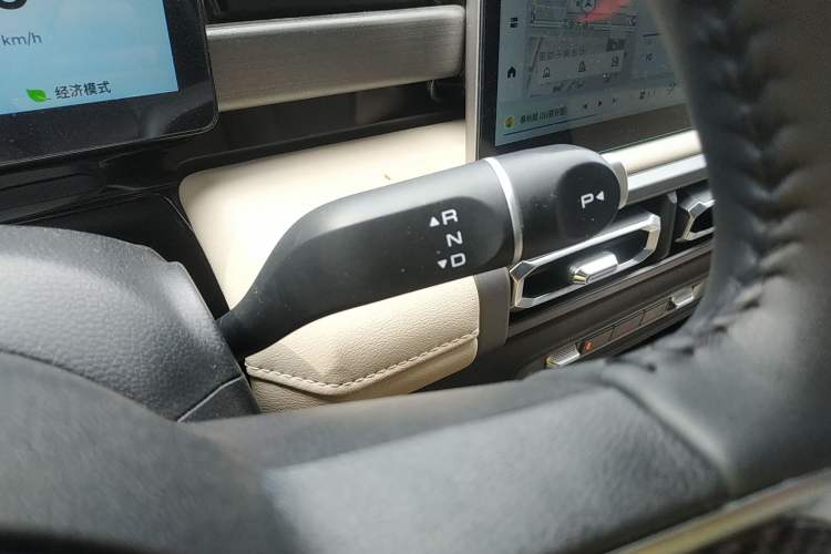 Used Baojun Spark EUV 2024 Prestige Edition 4 Seats Gear Lever