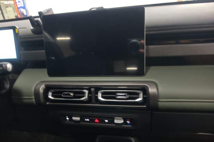 Used Baojun Spark EUV 2024 Flagship Edition 4 Seats Interior 3