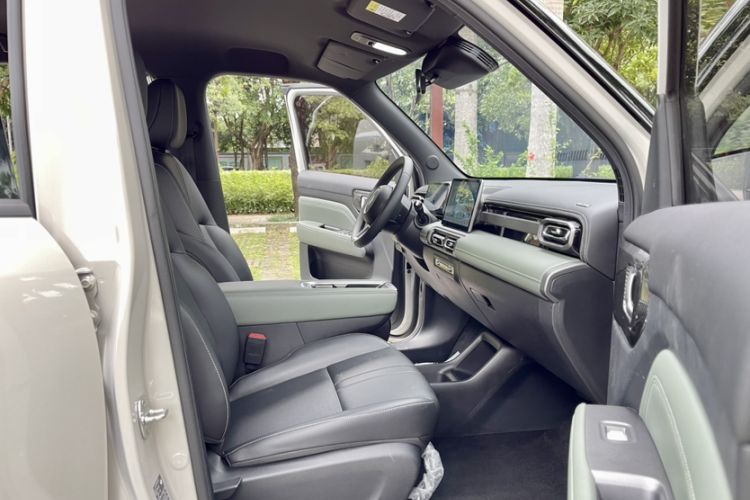 Used Baojun Spark EUV 2024 Prestige Edition 4 Seats Interior 5