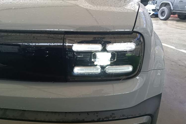 Used Baojun Spark EUV 2024 Flagship Edition 4 Seats Left Front Headlight