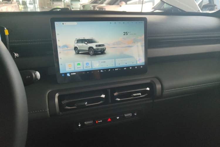 Used Baojun Spark EUV 2024 Flagship Edition 4 Seats Audio And AC Panel