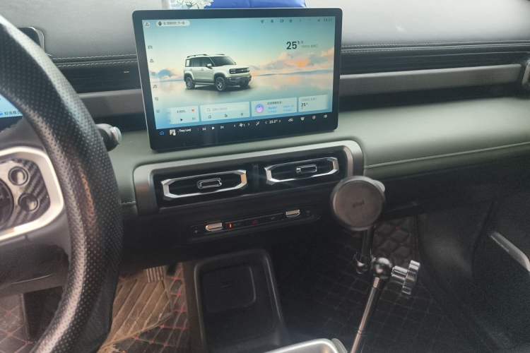 Used Baojun Spark EUV 2024 Prestige Edition 4 Seats Audio And AC Panel