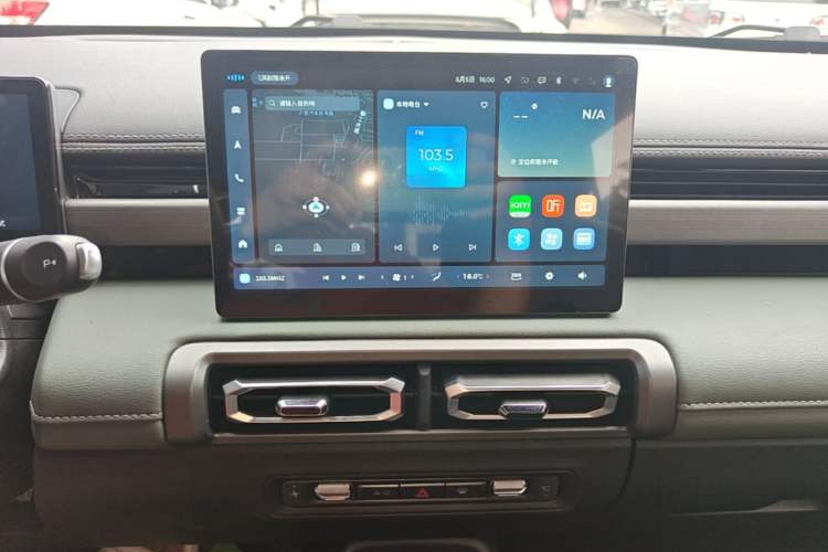 Used Baojun Spark EUV 2024 Prestige Edition 4 Seats Audio And AC Panel