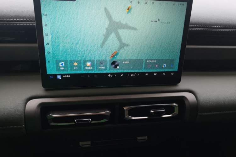 Used Baojun Spark EUV 2024 Prestige Edition 4 Seats Audio And AC Panel
