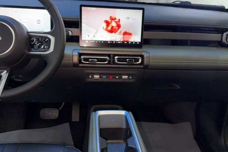 Used Baojun Spark EUV 2024 Flagship Edition 4 Seats Audio And AC Panel