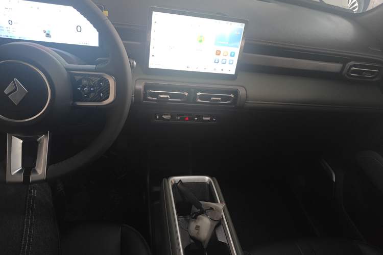 Used Baojun Spark EUV 2024 Prestige Edition 4 Seats Center Console