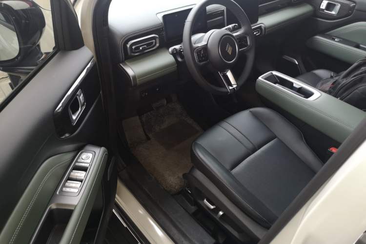 Used Baojun Spark EUV 2024 Prestige Edition 4 Seats Driver Seat