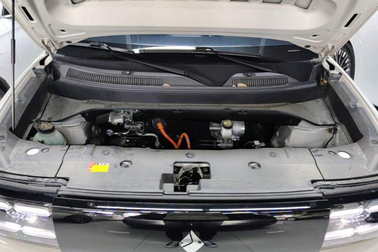 Used Baojun Spark EUV 2024 Prestige Edition 4 Seats Engine Bay