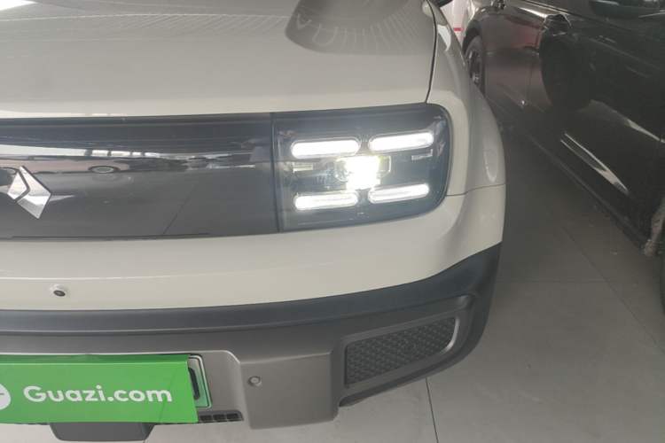 Used Baojun Spark EUV 2024 Flagship Edition 4 Seats Left Front Headlight