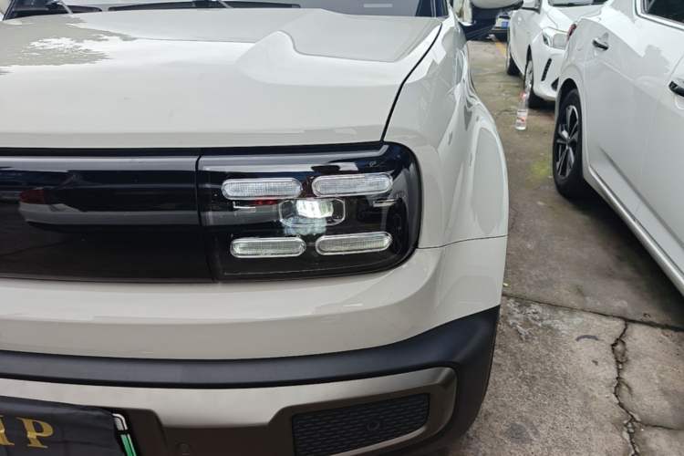 Used Baojun Spark EUV 2024 Prestige Edition 4 Seats Left Front Headlight