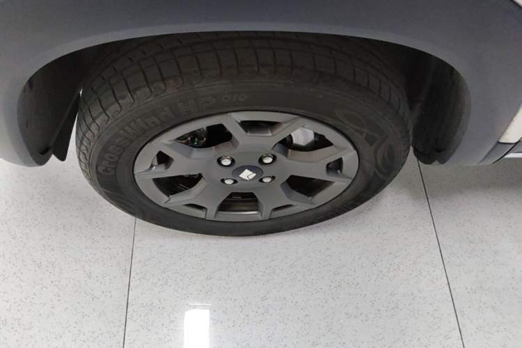Used Baojun Spark EUV 2024 Prestige Edition 4 Seats Left Front Wheel Hub