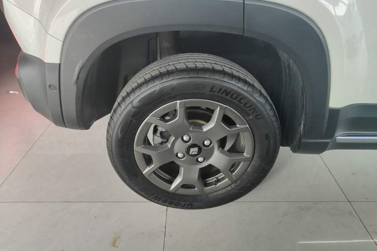 Used Baojun Spark EUV 2024 Flagship Edition 4 Seats Right Rear Wheel Hub