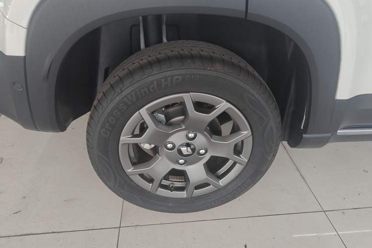 Used Baojun Spark EUV 2024 Prestige Edition 4 Seats Right Rear Wheel Hub