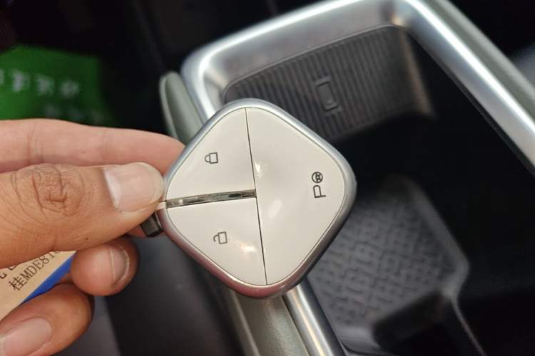 Used Baojun Spark EUV 2024 Prestige Edition 4 Seats Vehicle Key